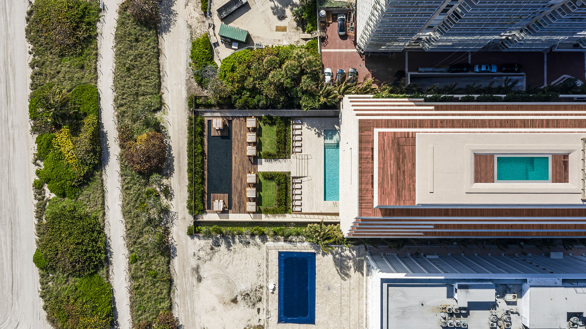 Top 5 Surfside Luxury Properties With Direct Beach Boardwalk Access and Privacy Features